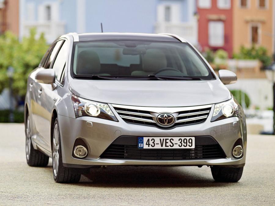  Toyota Avensis Wagon 2011 года  (фото 23 из 25)
